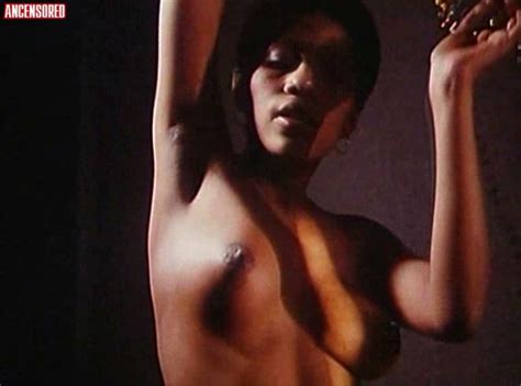 Naked Marie Claude In Girls With Curves