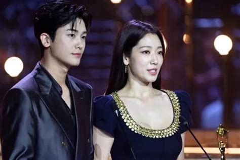 Park Shin Hye Dan Park Hyung Sik Reuni Setelah Tahun Dari The Heirs