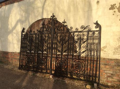 Sa061 Victorian Wrought Iron Gates 8 Foot 4 X 12 Foot