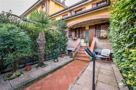 Villa A Schiera Casalgrande Affitto E Vendita Ville A Schiera Casalgrande