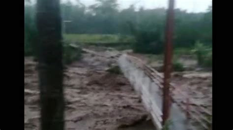 Jembatan Penghubung Antardesa Di Probolinggo Rusak Akibat Diterjang Banjir