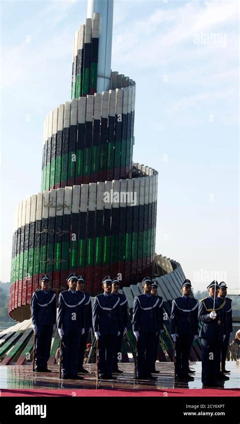 Saddam Hussein Parade Hi Res Stock Photography And Images Alamy