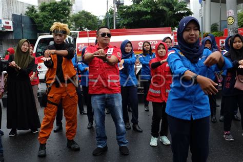 Aksi Cuci Tangan Pmi Antara Foto