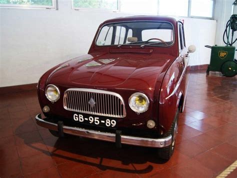 1966 Renault 4l Museum Exhibit