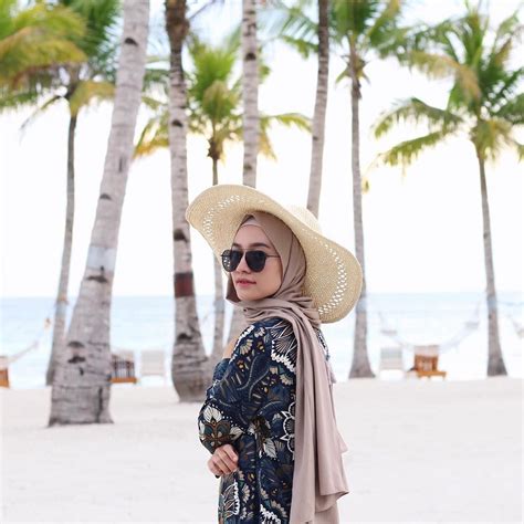 Inspirasi Outfit Hijab Untuk Ke Pantai Yang Stylish Dan Santun Stylo