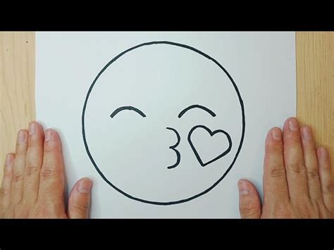 Como Dibujar Al Emoji De Beso Con Corazon Dibujos Faciles Emogis