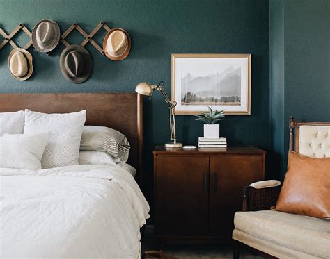 19 Green Accent Wall Ideas To Refresh Your Space