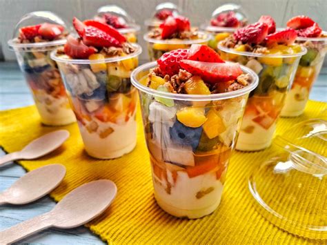 Salada De Frutas No Pote Com Iogurte Receiteria