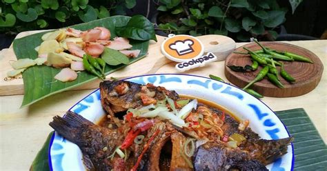 Resep Ikan Mas Pindang Kecap Oleh Hadleny Kitchen Cookpad