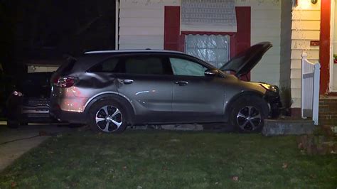 Stolen Car Crashes Into Cleveland Homes Residents Say Fox 8 Cleveland Wjw