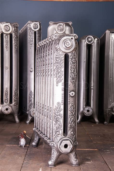 Single Column Beeston Decorated Cast Iron Radiator 660mm High Salvage