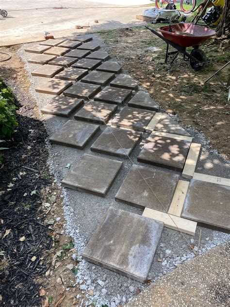 Paver Walkway Diy Garden Walkway Garden Yard Ideas Backyard Patio