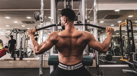 The 5 Best Lower Lat Exercises For A Denser Back Barbend