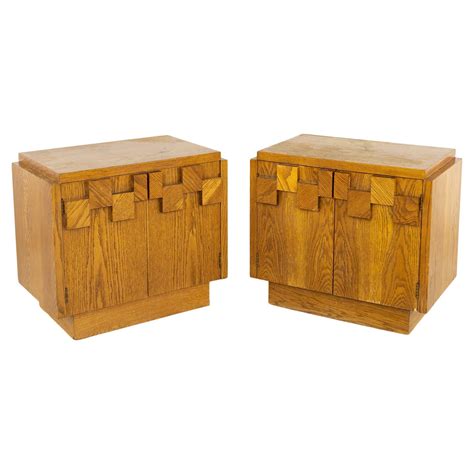 Lane First Edition Mid Century Modern Sculpted Walnut Nightstands Pair