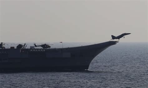 Los Portaaviones INS Vikramaditya E INS Vikrant De La Armada De La