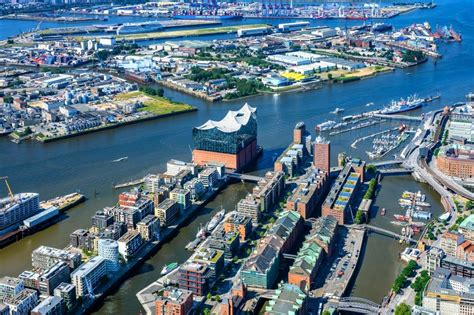 Hamburg Von Oben Stadtansicht Am Ufer Des Flu Verlaufes Der