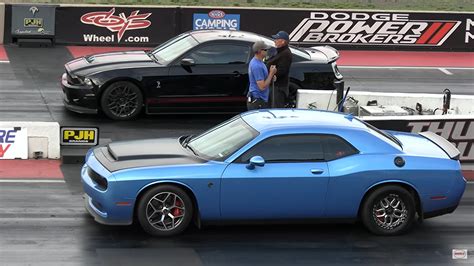 Dodge Challenger Srt Hellcat Drags Ford Mustang Shelby Gt Someone