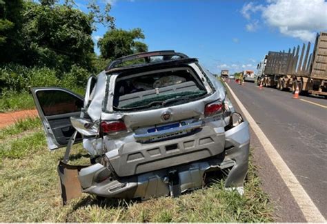 Motorista De Carreta Cochila E Colide Em Traseira De Ve Culo No Pare E