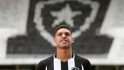 Luis Henrique Celebra Sequ Ncia No Botafogo Fala Da Rela O Lu S