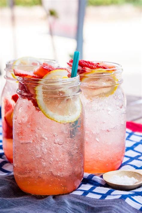 Strawberry Lemonade Soda Fruit Juice Stock Photo - Image of homemade, mint: 92602430