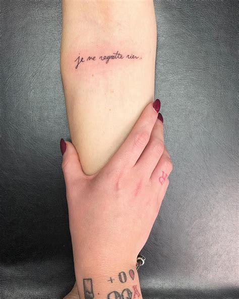 Aterrizaje Dardos Invierno Tatuajes De Frases Cortas En La Mu Eca Paso