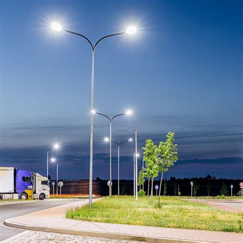 Galvanized 910m Conicaloctagonal Street Lighting Column With Powder