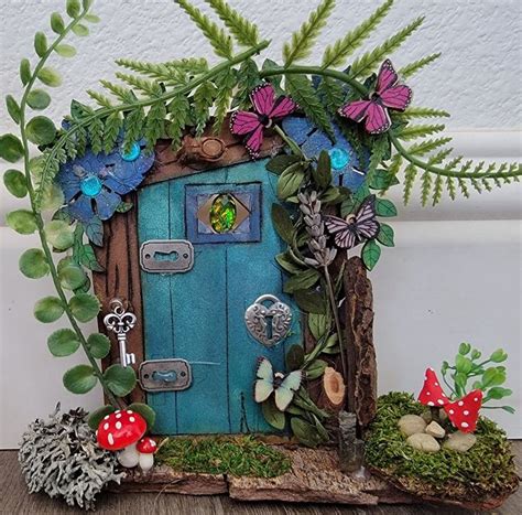 Fairy Door In Fairy Garden Crafts Diy Fairy Door Fairy Garden