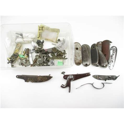 ASSORTED MUZZLE LOADER RIFLE PARTS