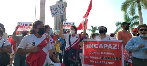 Ciudadanos Se Concentran En El Centro De Piura Para Exigir La Renuncia