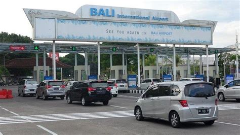 Breaking News Bandara Ngurah Rai Uji Coba Bayar Parkir Non Tunai