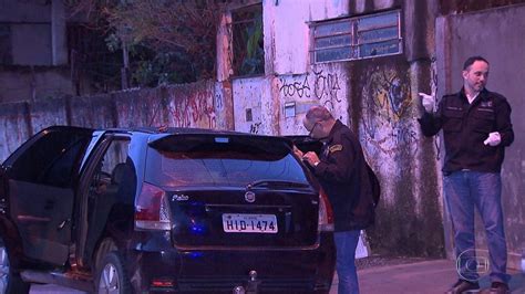 Homem é encontrado morto dentro de carro no bairro Independência em BH