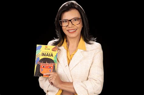 Escritora brasileira Isa Colli lança o livro Descobertas de Inaiá