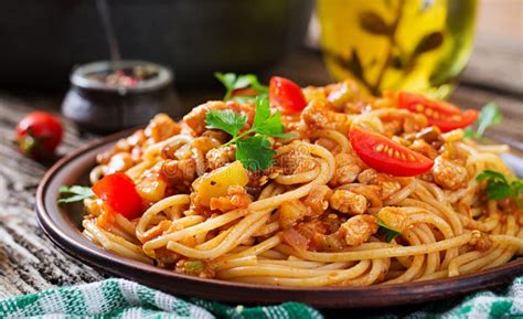 Spaghetti Bolognese Deegwaren Met Tomatensaus Groenten En Gehakt Stock