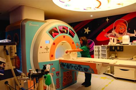 Inauguran primera sala de resonancia magnética diseñada para niños