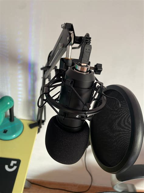 Microphone à condensateur Genesis Radium 400 USB avec accessoires