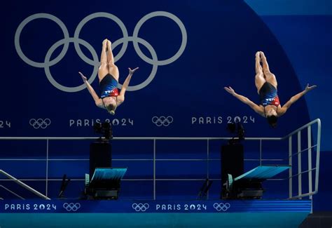 5 Unreal Olympic Synchronized Diving Photos Including Team Usas Cook