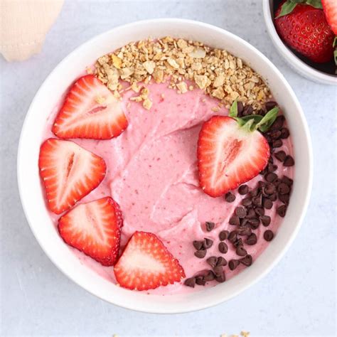 Strawberry Smoothie Bowl - Wholly Tasteful