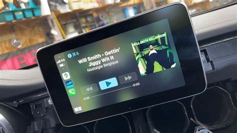 メルセデスベンツ Xクラス BENZ X350d 並行輸入車の純正ナビの日本語化後付けワイヤレスCarPlayのご紹介 HOT