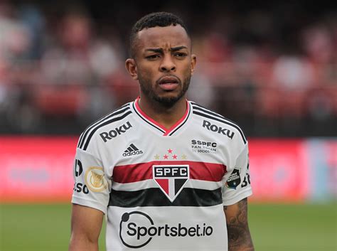 Welington pode voltar a ser relacionado pelo São Paulo após exatos 4