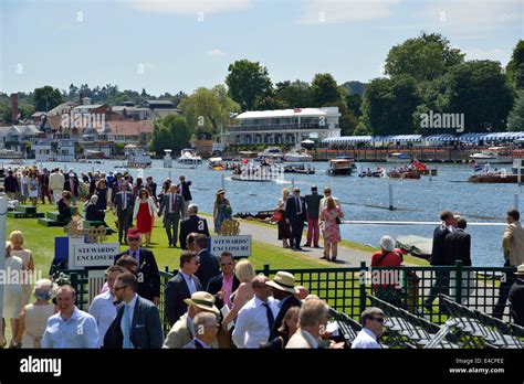 Henley regatta hi-res stock photography and images - Alamy