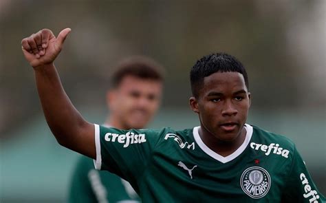 Endrick de 17 años convocado a la selección absoluta de Brasil