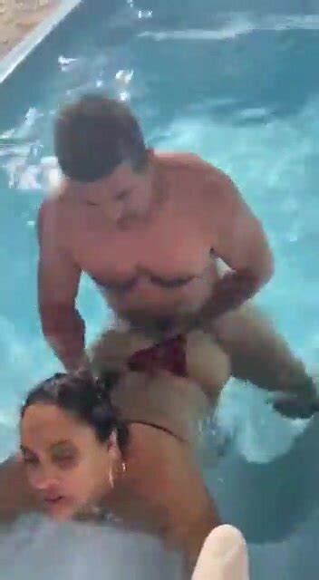 Drunk Couple At A Party And End Up Having Sex In The Pool Cnn Amador
