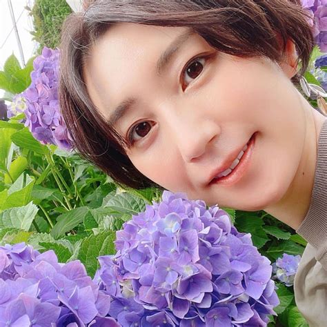 佐々木瞳さんのインスタグラム写真 佐々木瞳instagram「【髪切りました ️ 】 6年ぶりにショートヘアに💇‍♀️ 20〜30