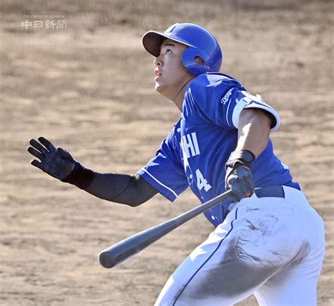 中日新聞写真部 On Twitter 【ドラゴンズ】 フェニックス・リーグで本塁打を放つ鵜飼選手。これで今リーグ5本目😲 鵜飼航丞 ドラゴンズ 中日新聞 中日スポーツ