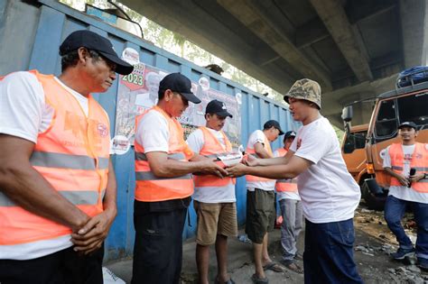 Jalin Silaturahmi Ke Sopir Truk Di Jakarta Utara Sukarelawan Ganjar