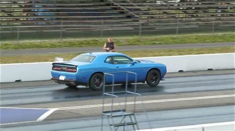 Audi Rs7 Vs Dodge Challenger Drag Race Youtube