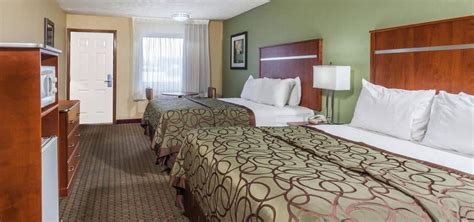 Baymont Inn and Suites Pigeon Forge Rooms