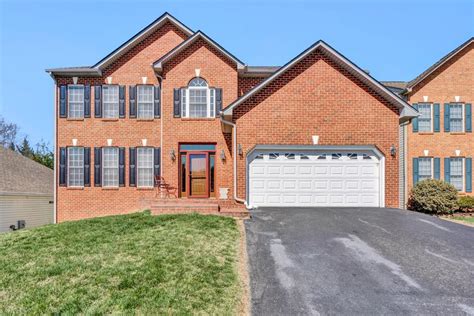 7522 New Barrens Ct Roanoke Va 24019 ®