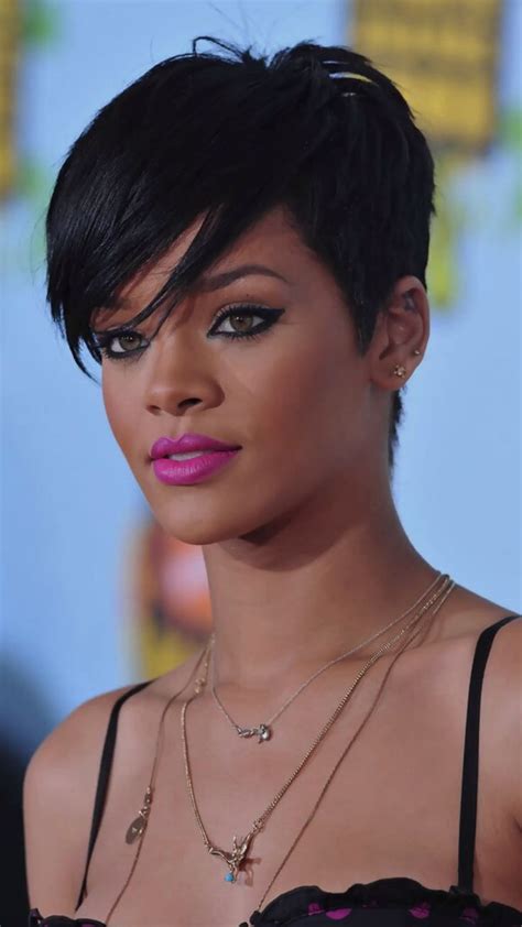 Rihanna Short Hair 2022