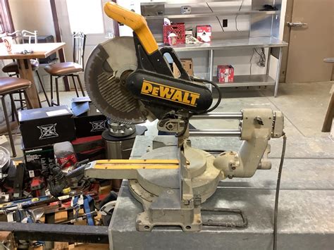 Dewalt Dw708 12” Sliding Compound Miter Saw Bigiron Auctions